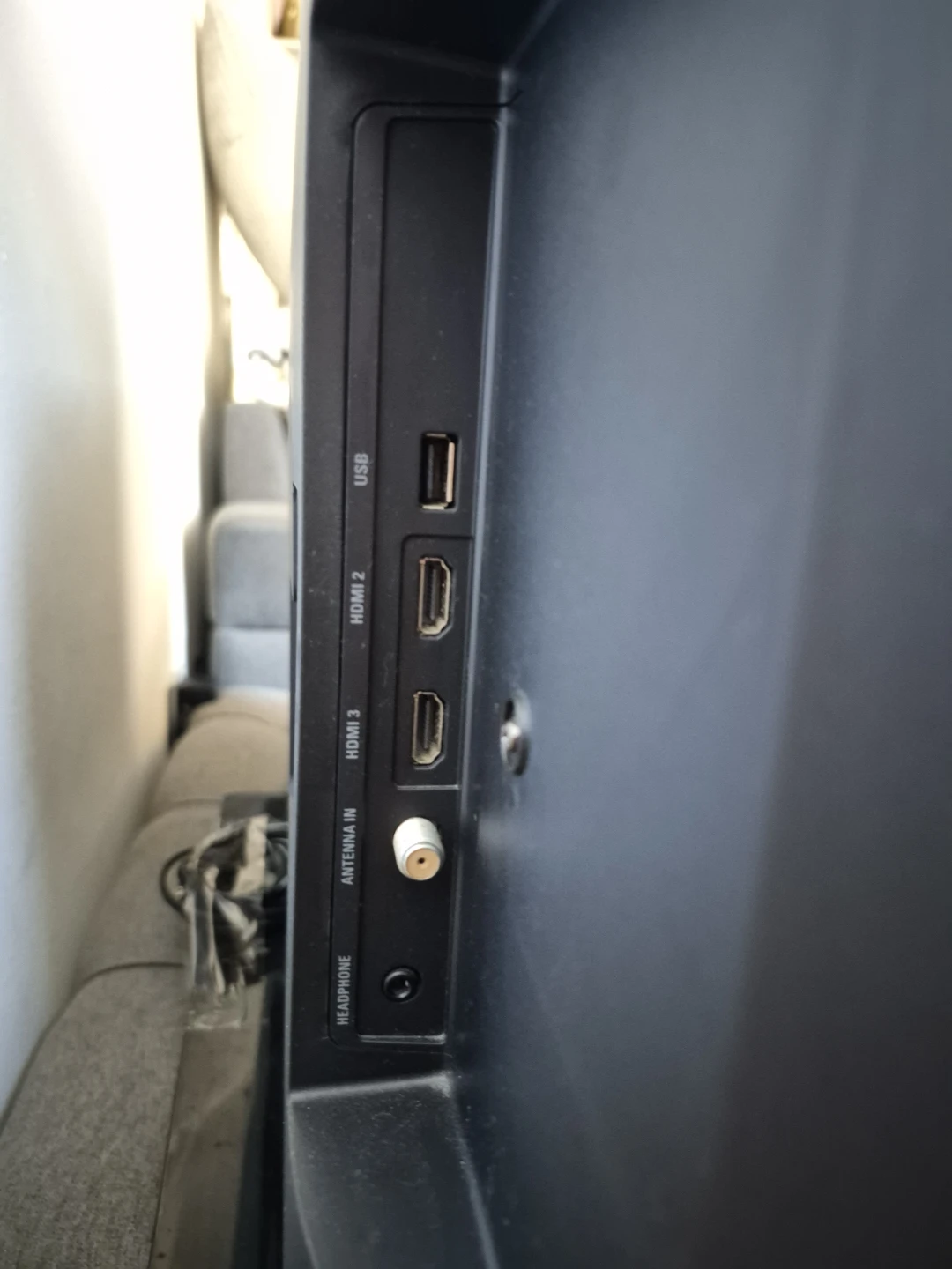 Sanyo LED Television No Remote - photo 5