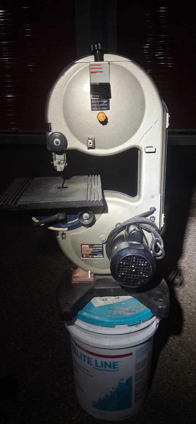 Ryobi 9-inch Band Saw