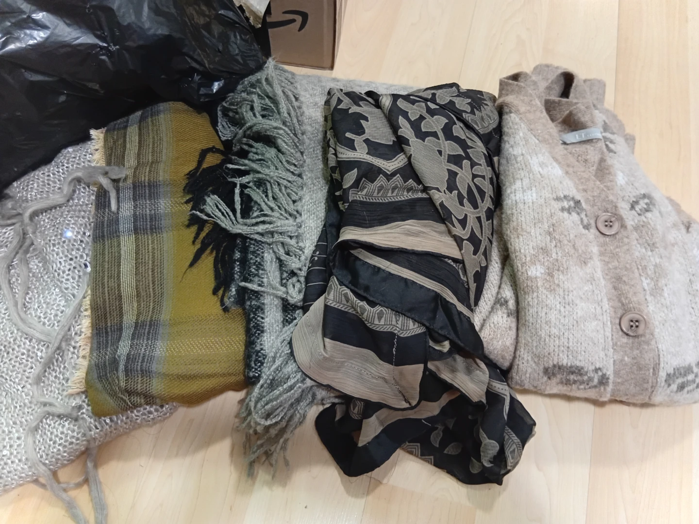 Assorted Women's Clothing Lot - photo 4