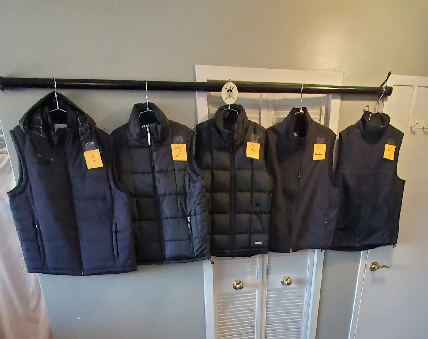 Men's Puffer & Lightweight  Vests  Size  S - XXL - photo 4