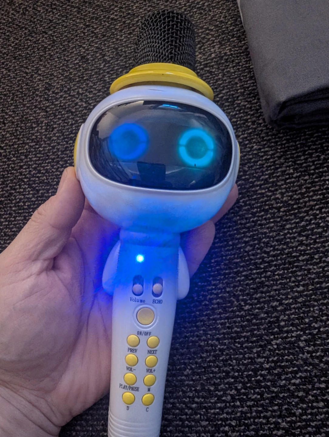 Robot-style wireless handheld karaoke microphone
