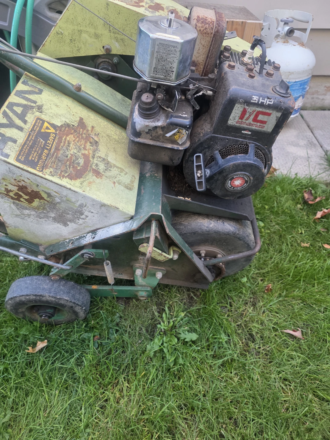 Ryan Lawn Aerator with Briggs & Stratton 3HP Engine - photo 2