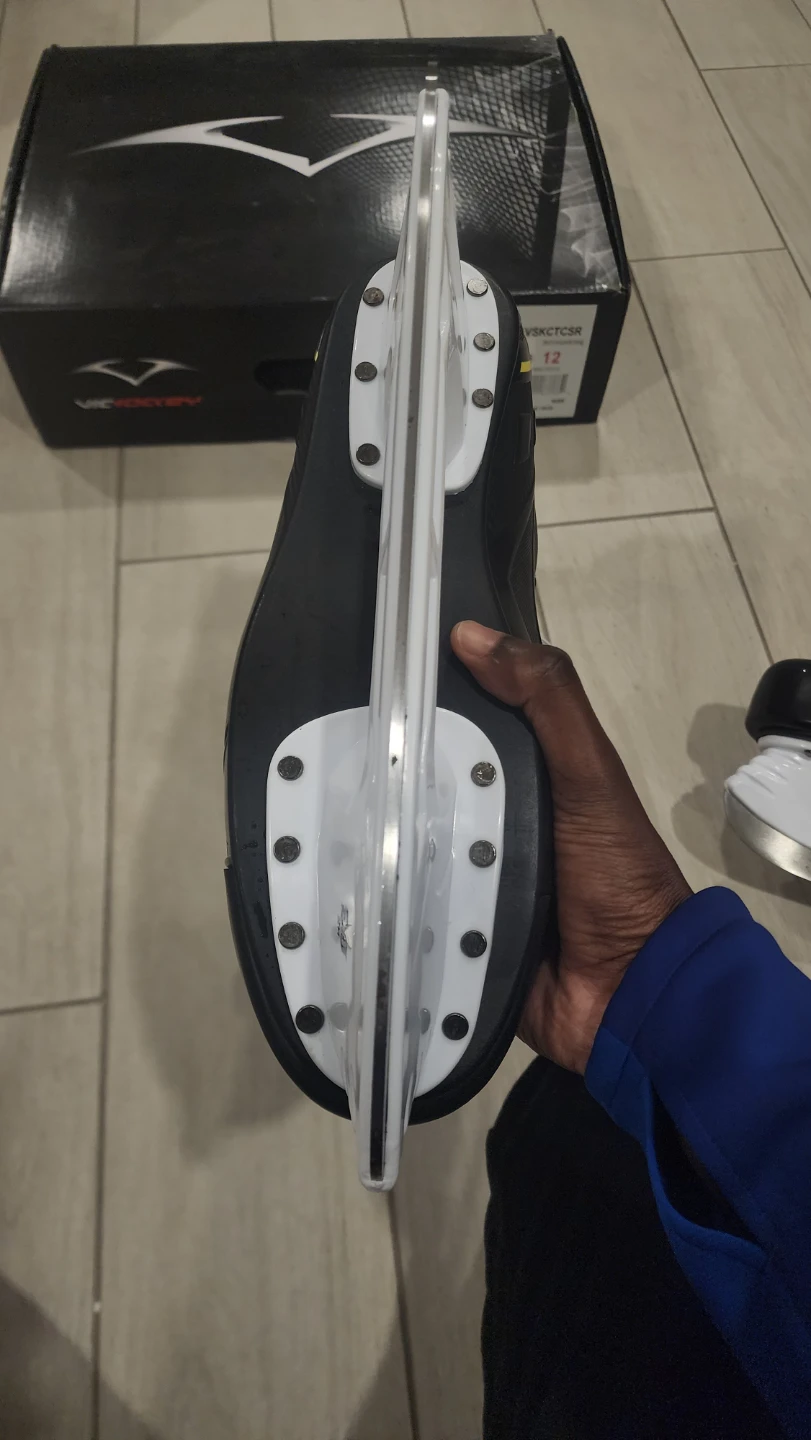 Vic Hockey Skates Size 12 (Adult size) - photo 4