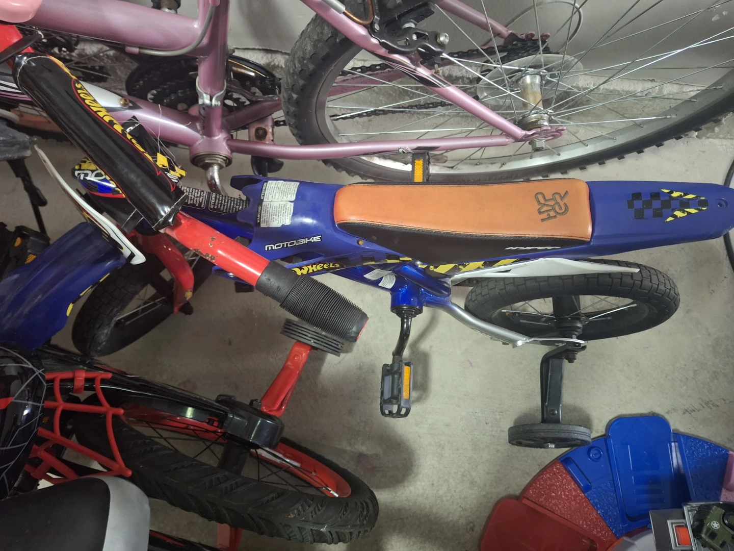 Hyper Hot Wheels Motobike 12-inch Bicycle