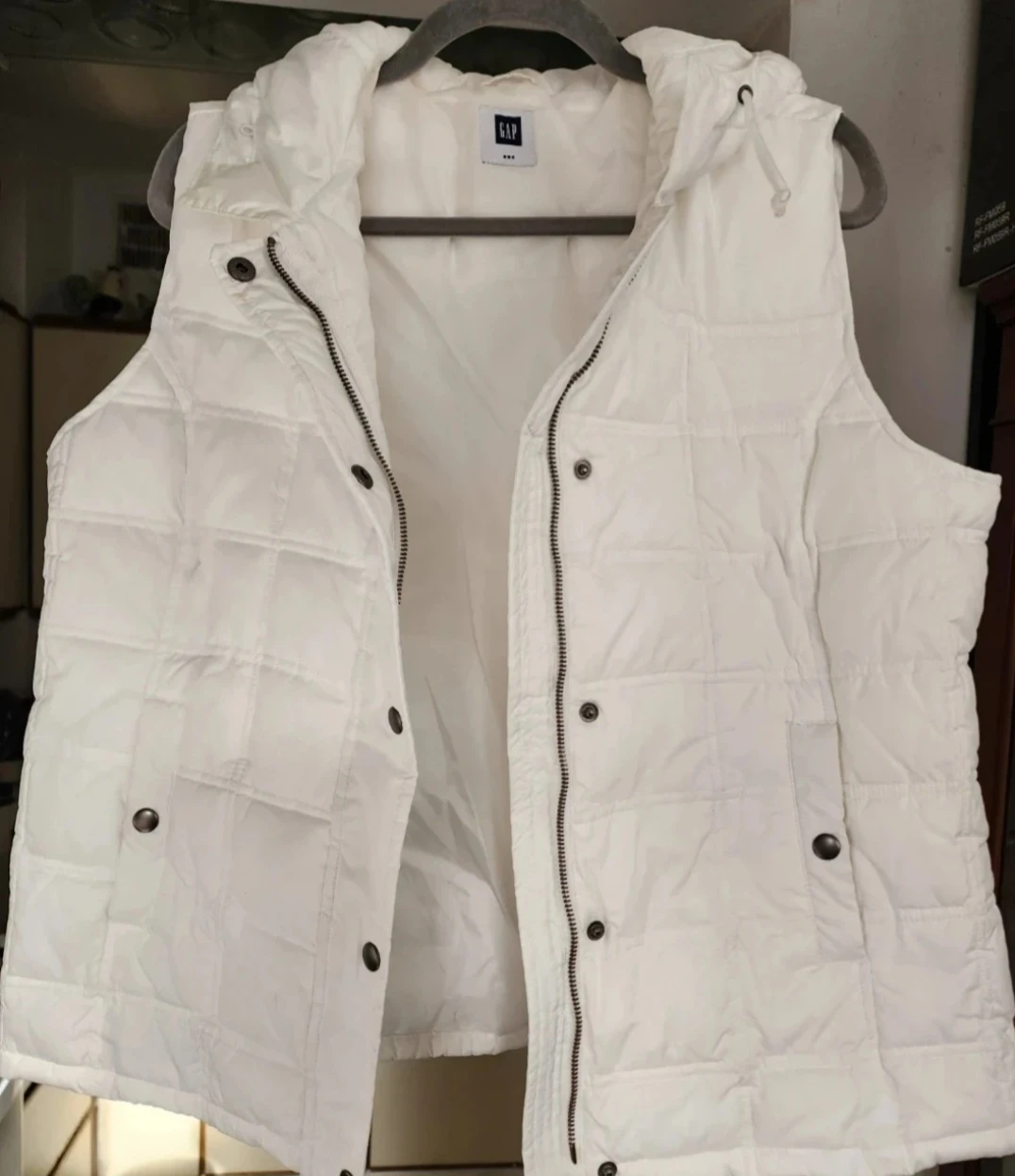 GAP White Quilted Hooded Vest