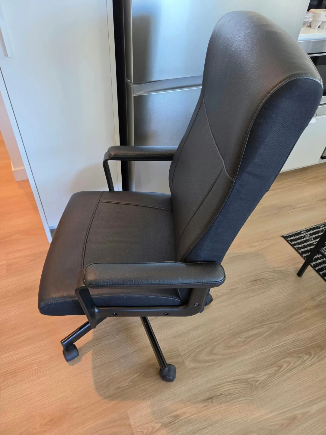 IKEA MILLBERGET Swivel Chair in Murum Black - photo 3