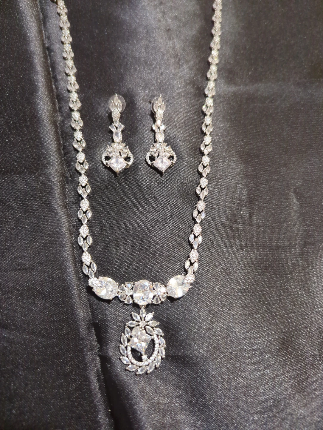 High Quality Cubic Zirconia Necklace and Earring Set - photo 3