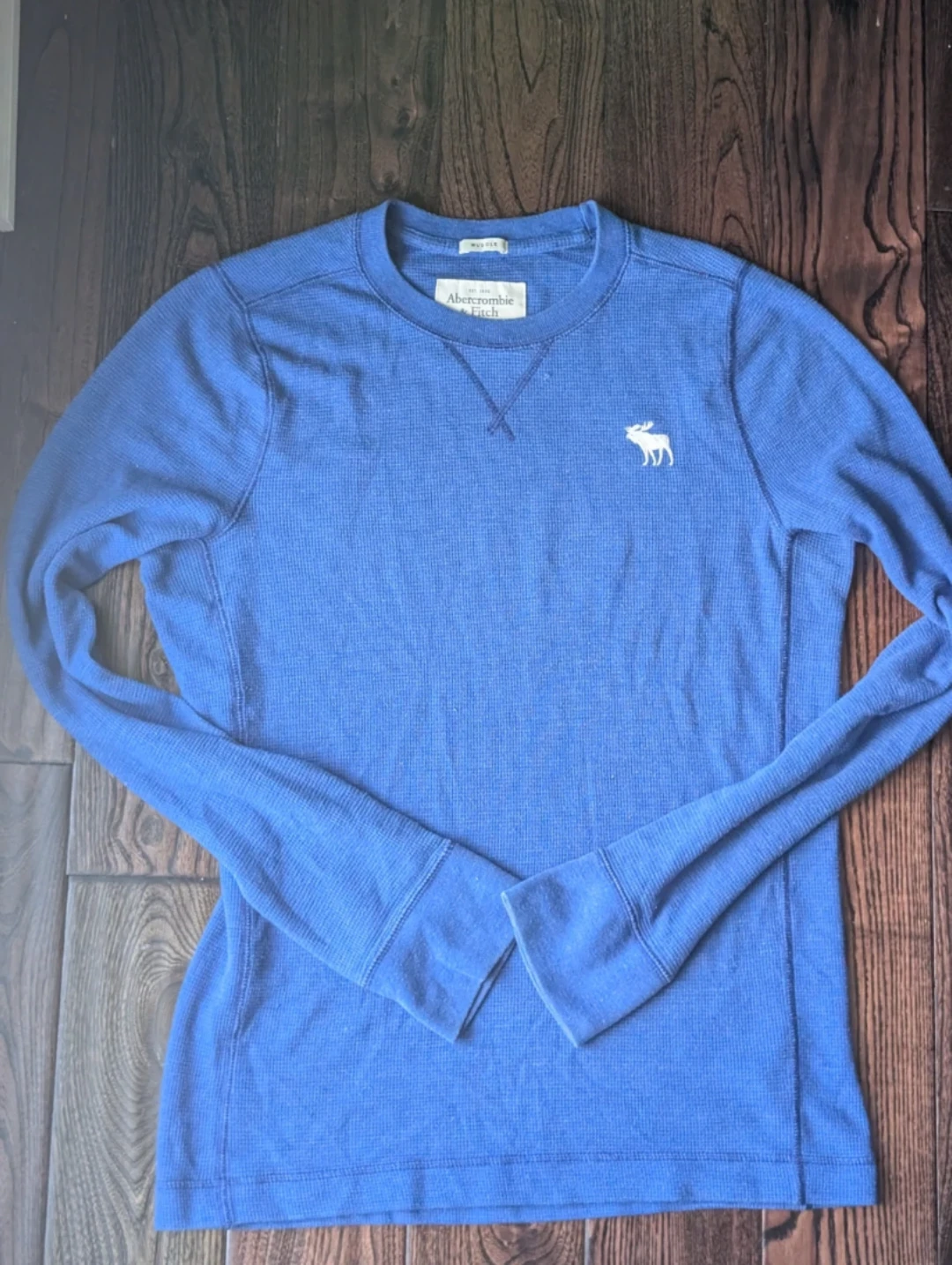 Abercrombie & Fitch blue thermal long sleeve shirt