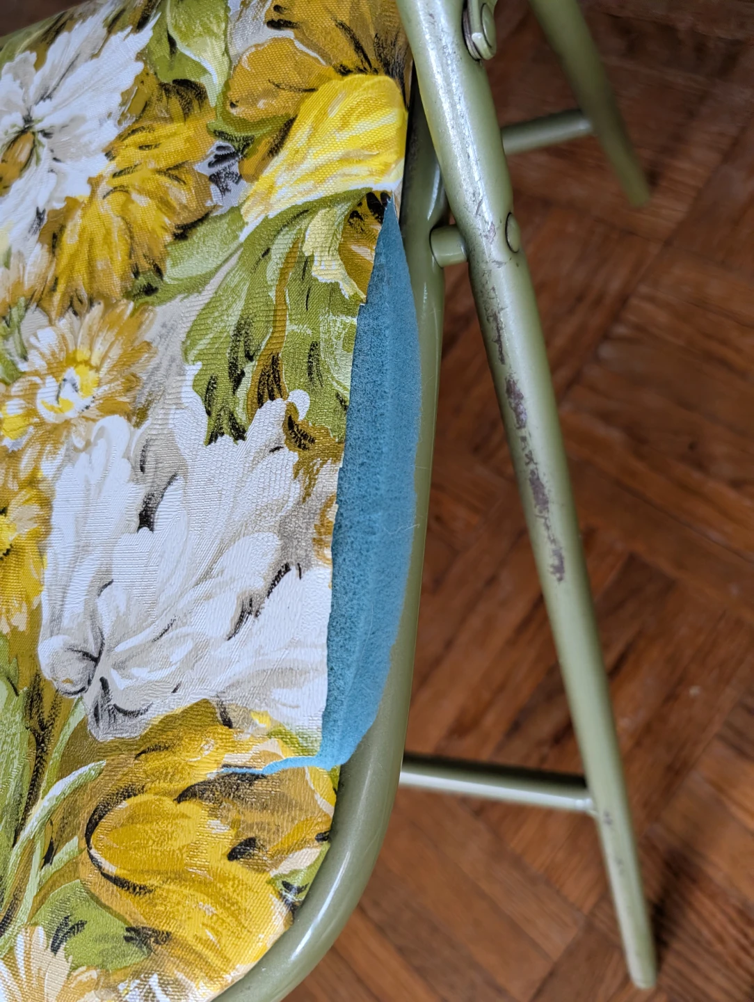Set of 3 Vintage Floral Folding Chairs - photo 5