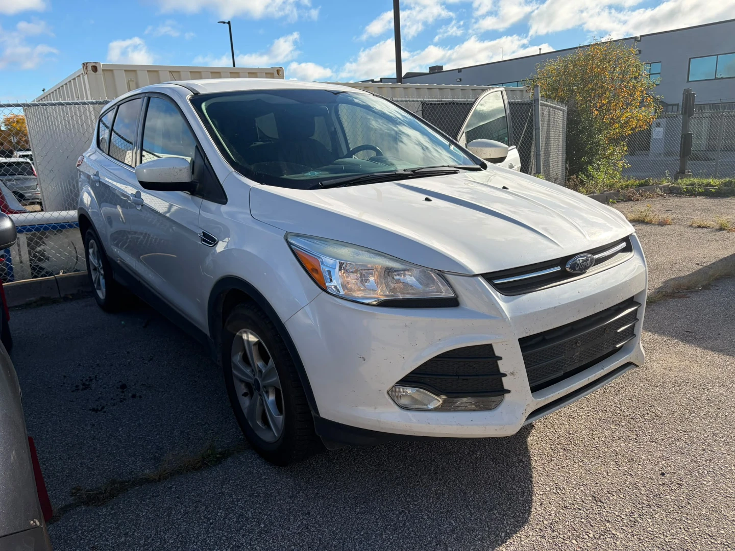White Ford Escape SE EcoBoost - photo 2
