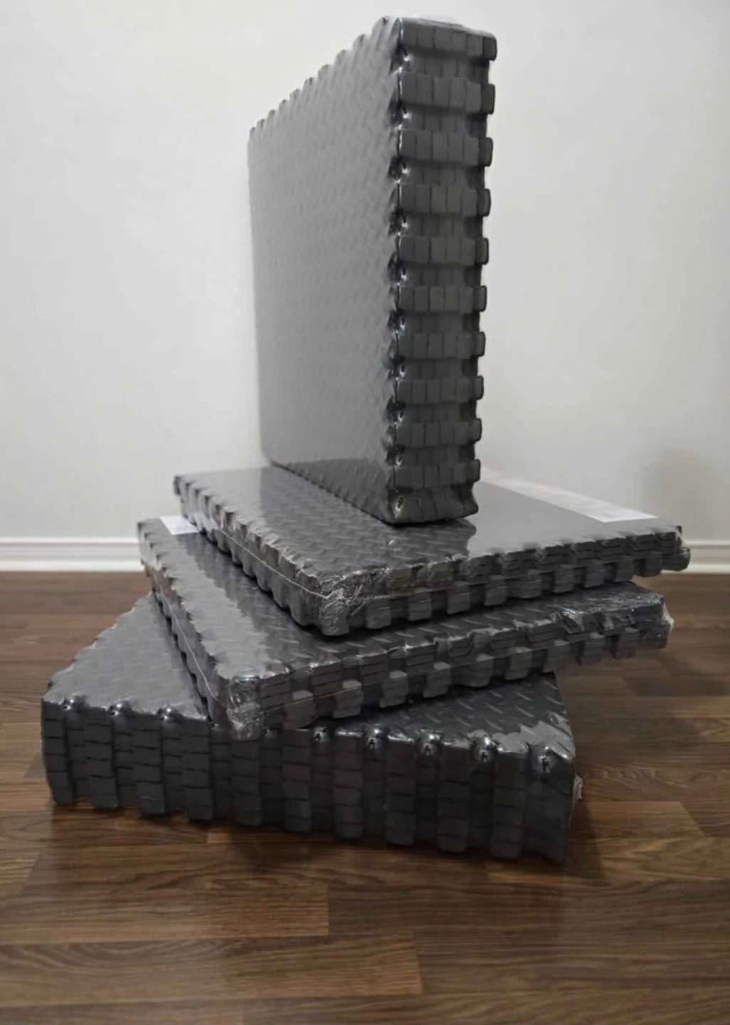 1/2 inch thick foam mats, 6 per pack, covers 24sq ft. New