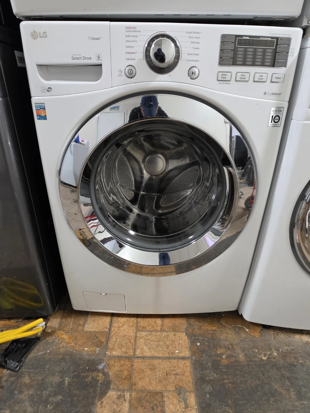 LG Inverter Direct Drive Front Load Washer and Dryer - photo 2