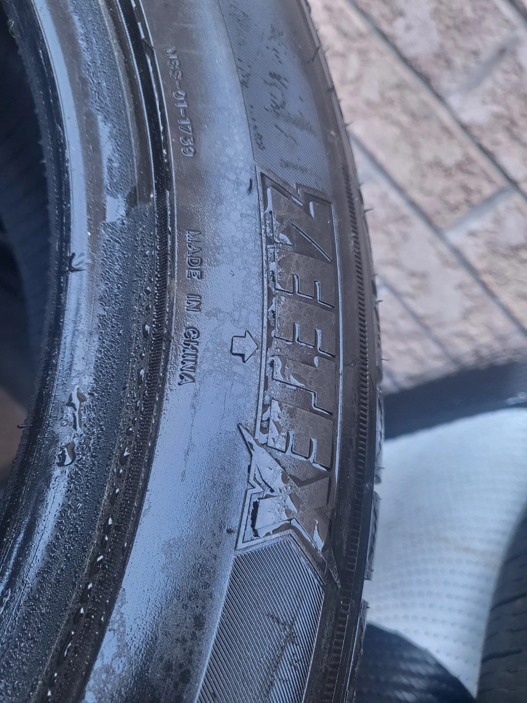 Set of 2 like new winter Zetex WH1000 Tires 215/50R17 - photo 3