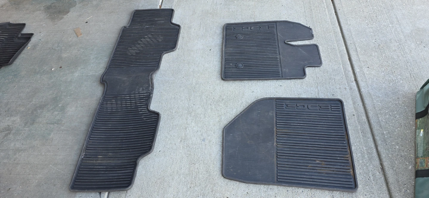 Ford Edge All-Weather Floor Mats  2011