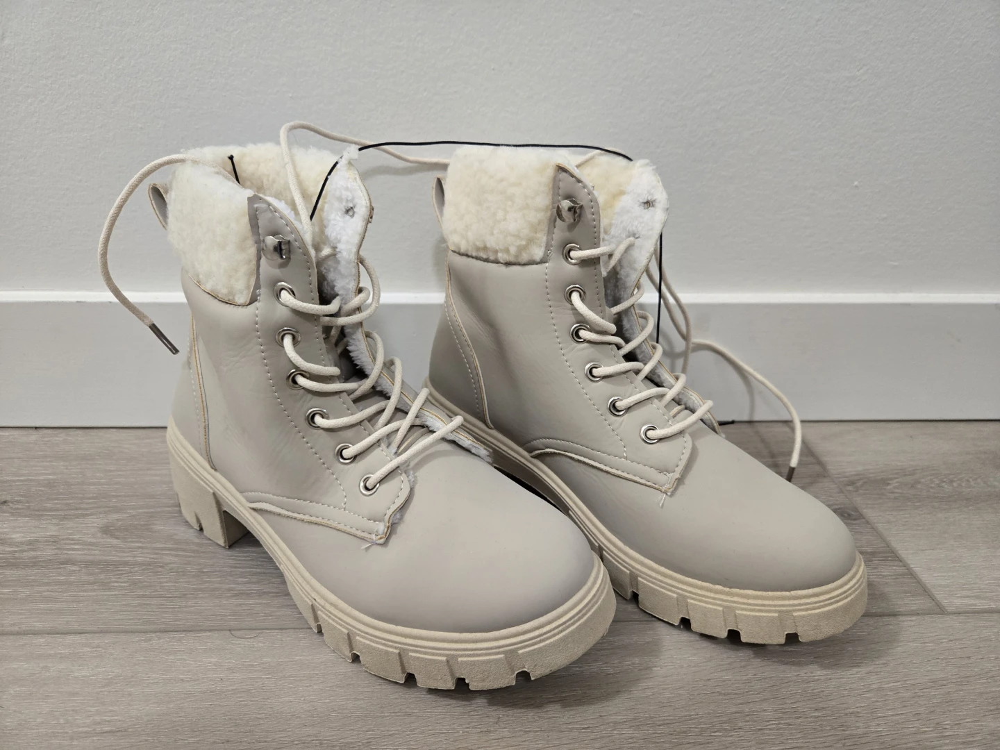 Shoes (decluttering)