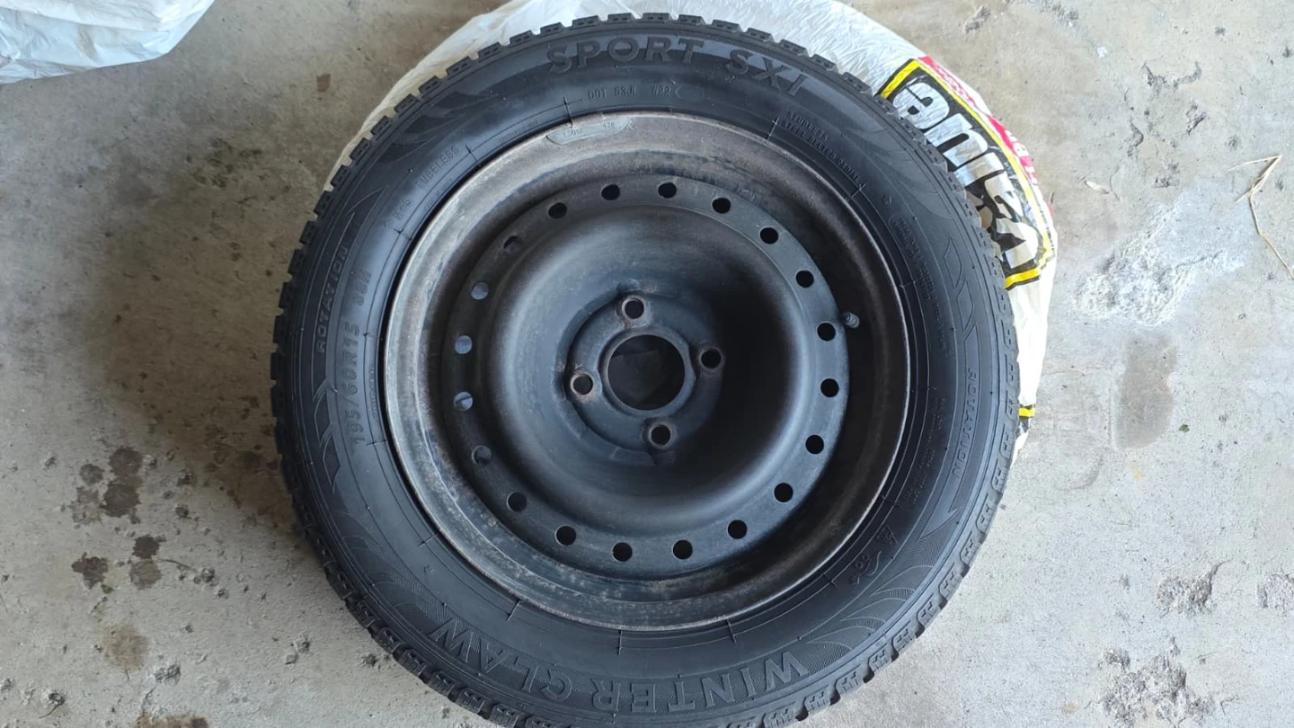 Set of 4 Winter Claw Sport SXI Tires with Rims