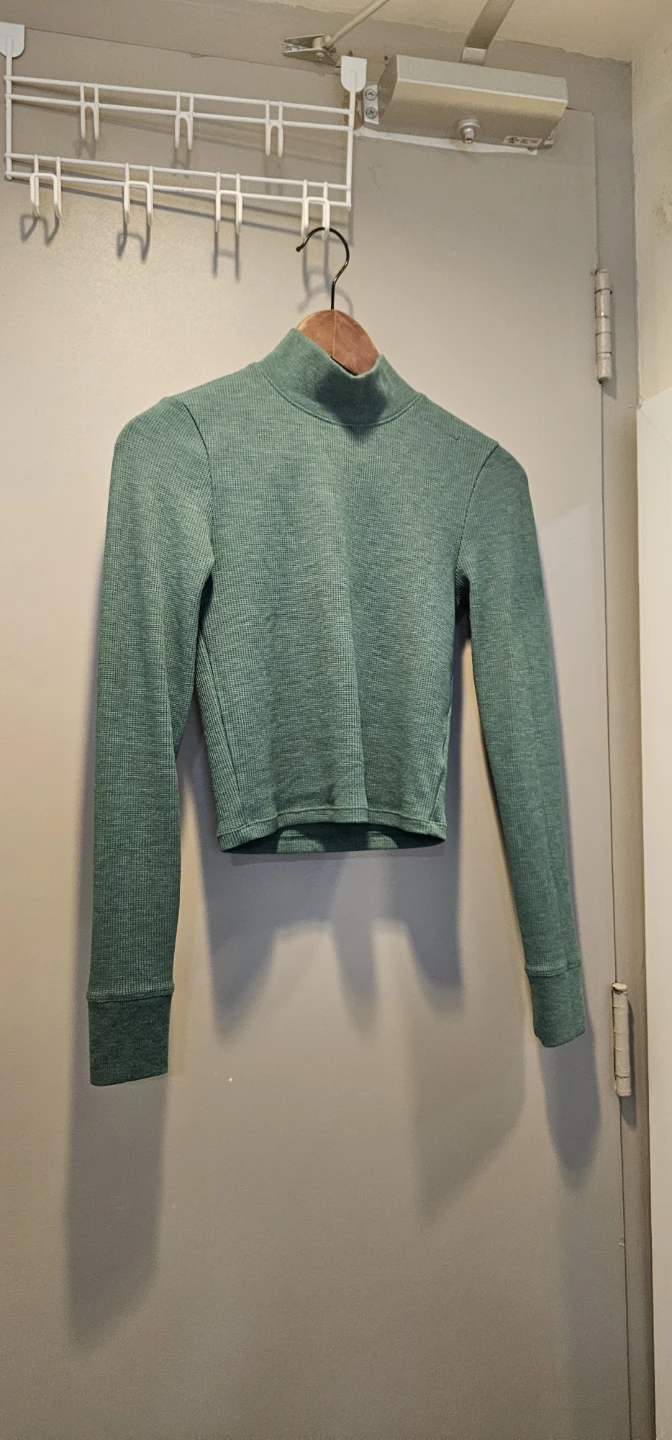 American Eagle Green Mock Neck Long Sleeve Top
