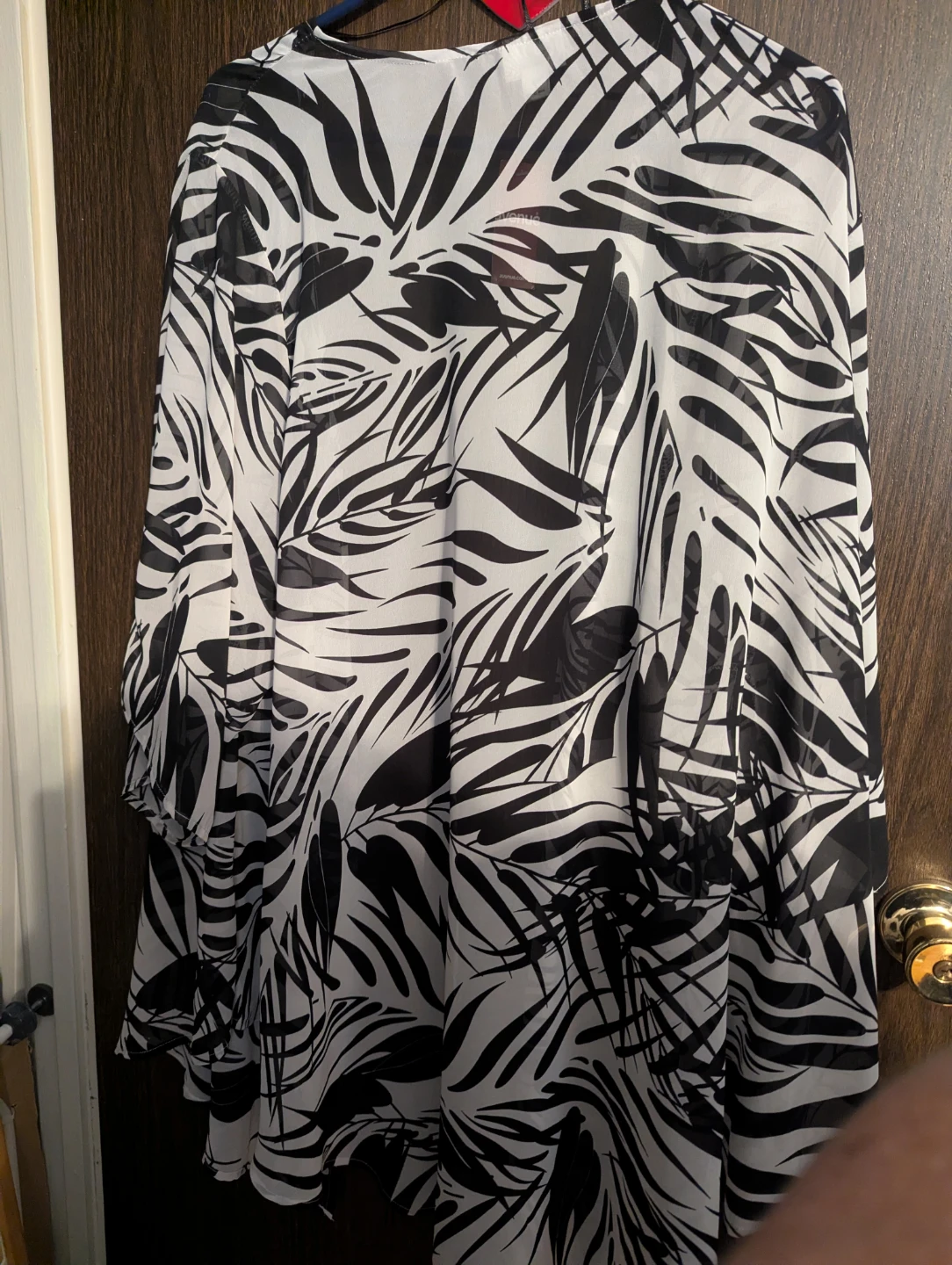 Avenue Black and White Leaf Print Kimono - photo 3