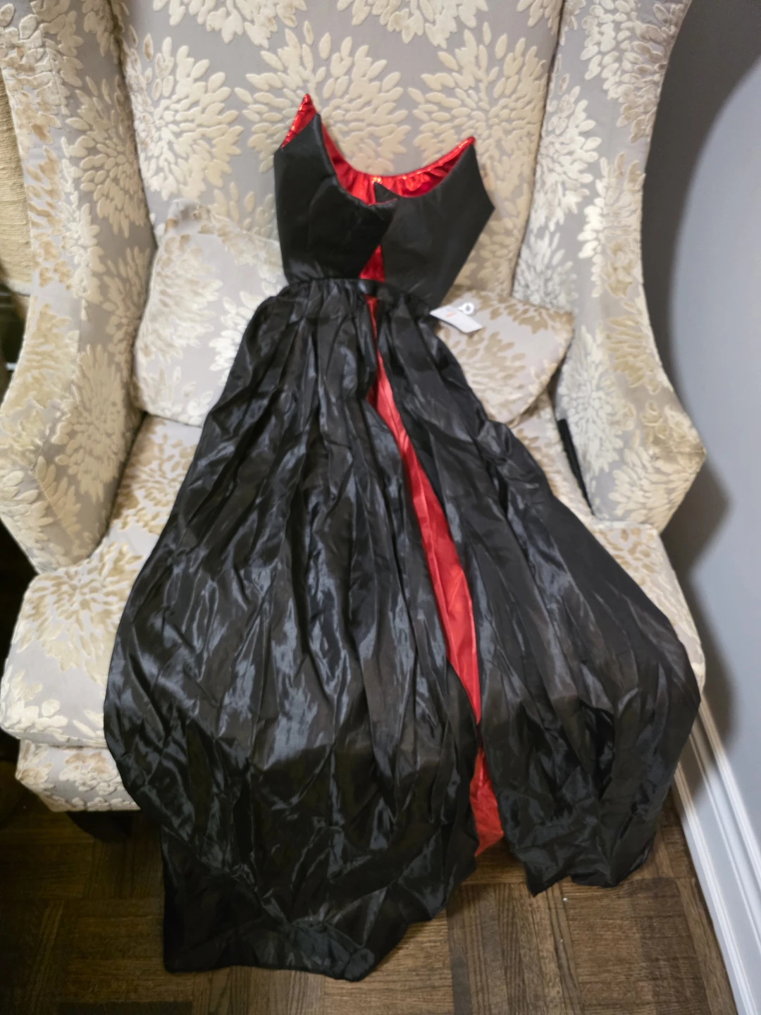 Vampire cape for kids - NEW with tags