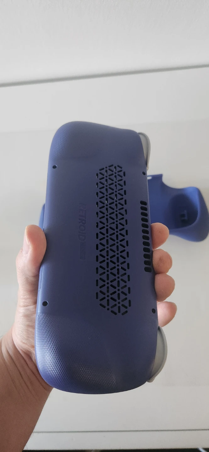 Retroid Pocket 5 Handheld Console - photo 4