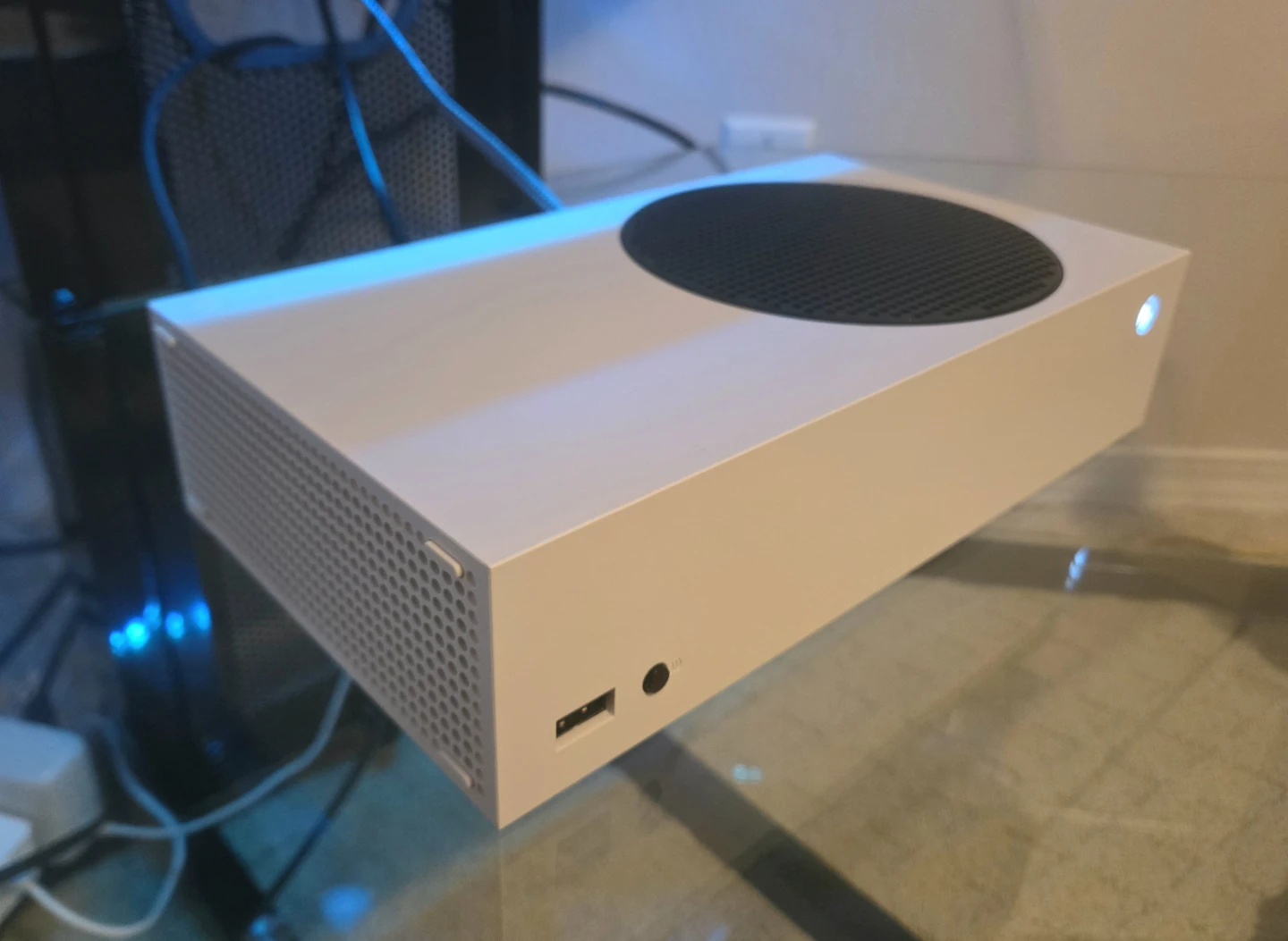 Xbox Series S 512GB + Black Series Controller - photo 3