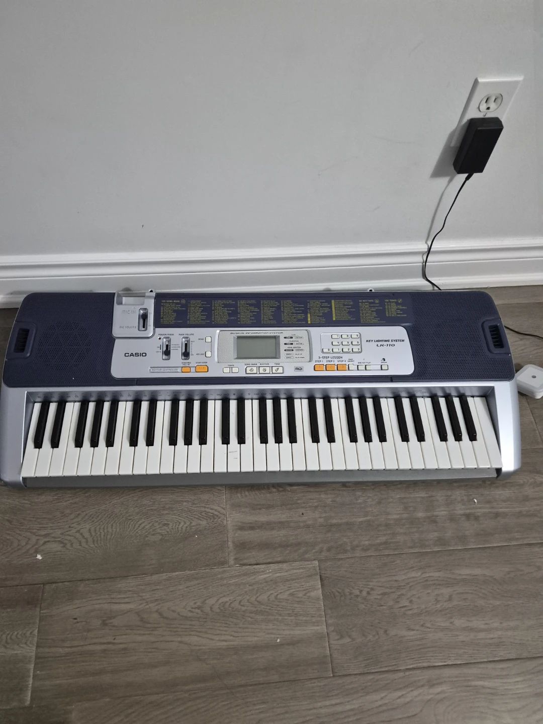 Casio LK-110 Key Lighting Keyboard