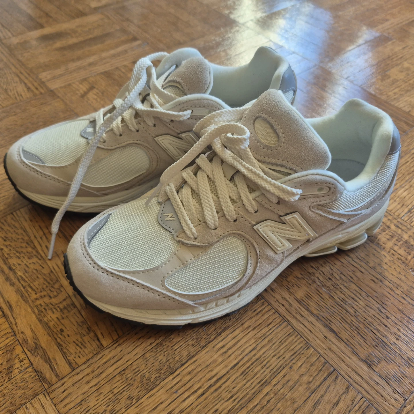 New Balance 2002R Sneakers - Cream - Women's 6.5