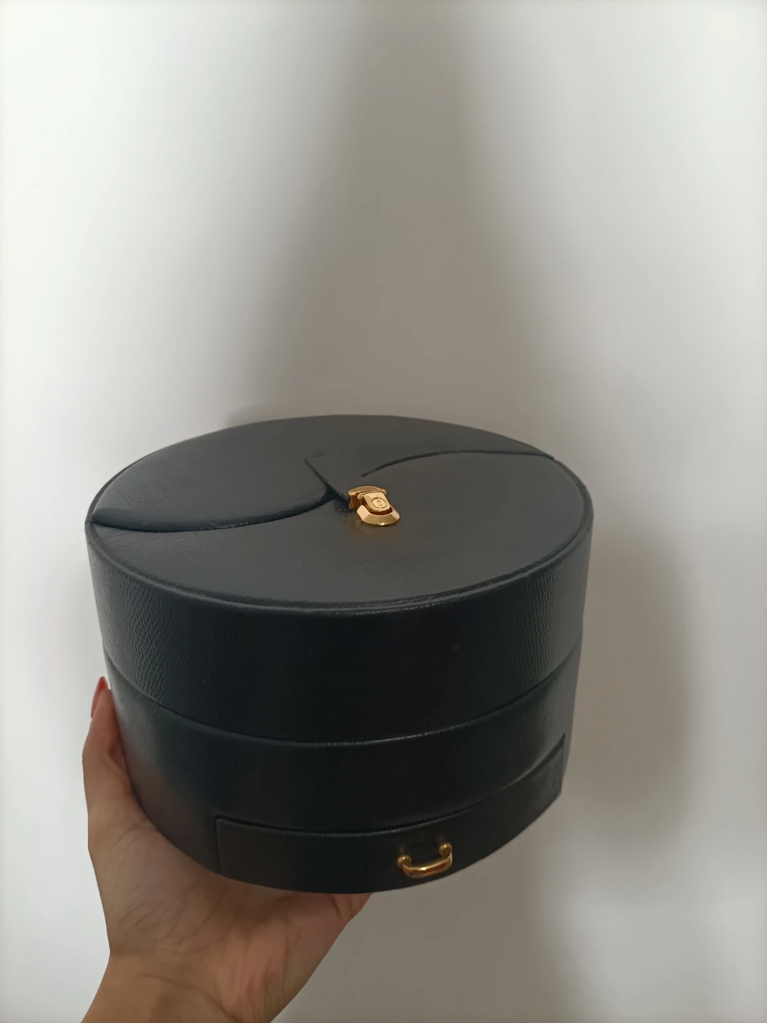 Black Round Jewellery Box