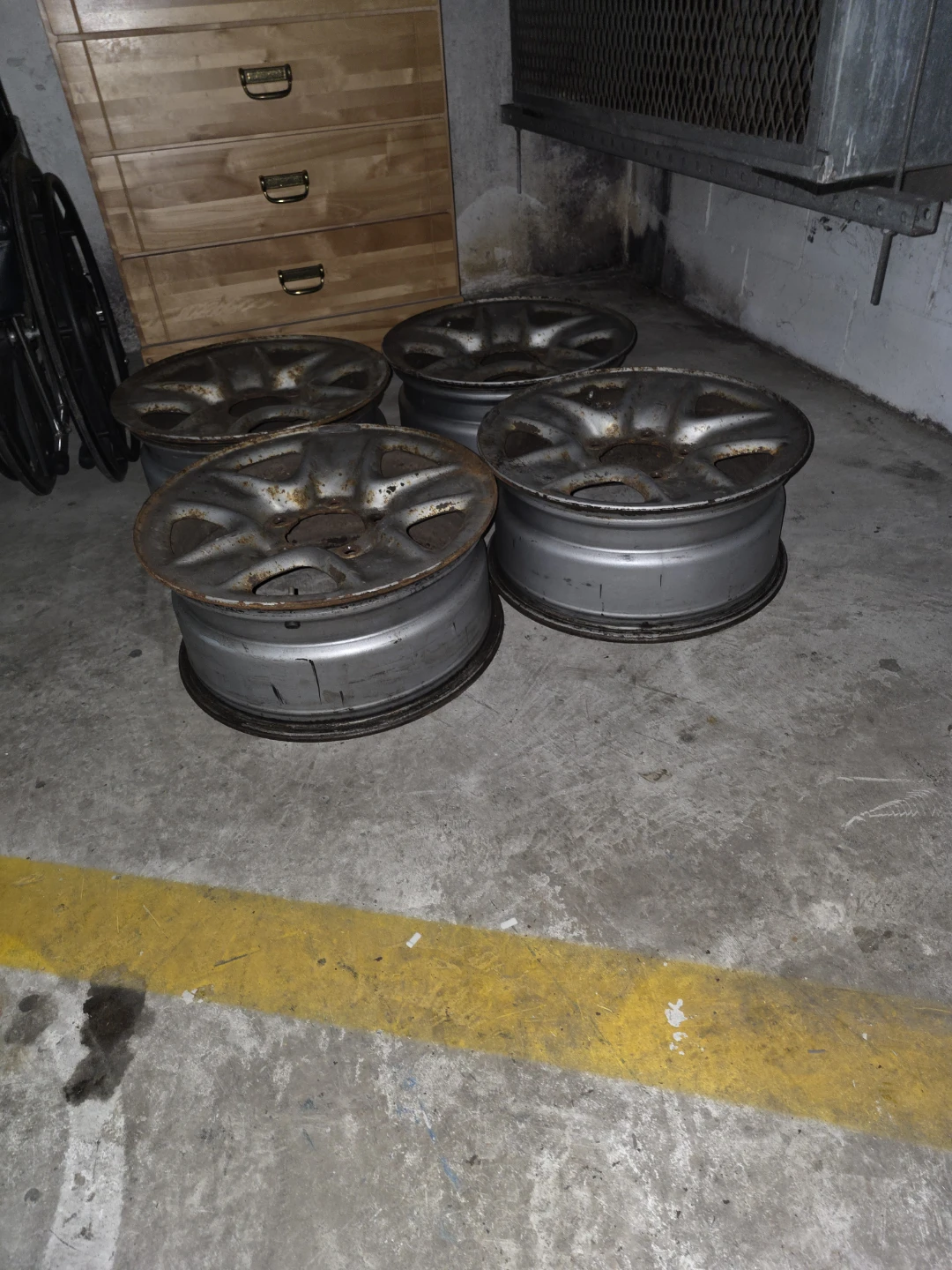 Set of 4 Used 5-Lug Alloy Wheels - photo 2