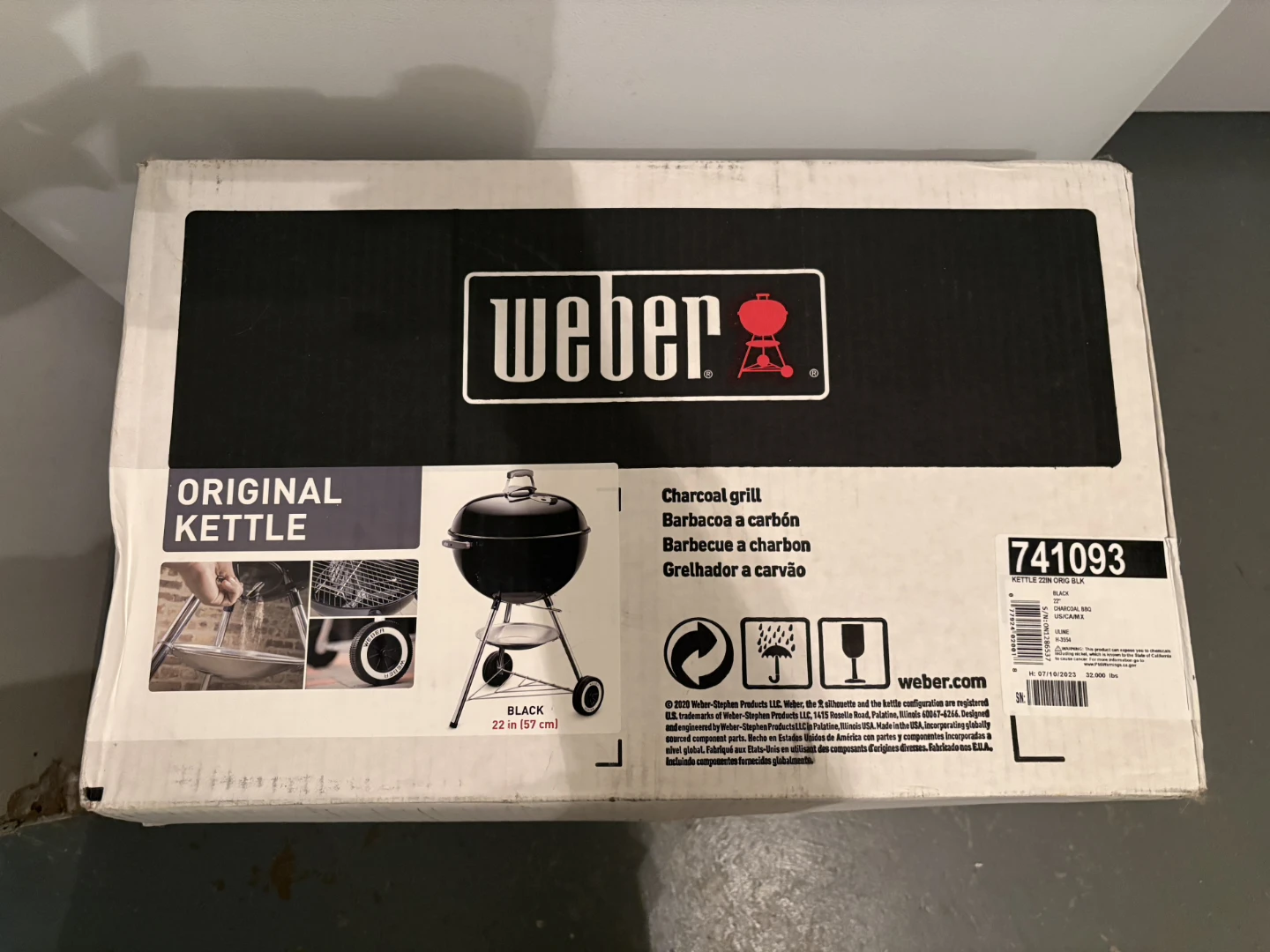 New Weber Original Kettle Charcoal Grill 22-inch
