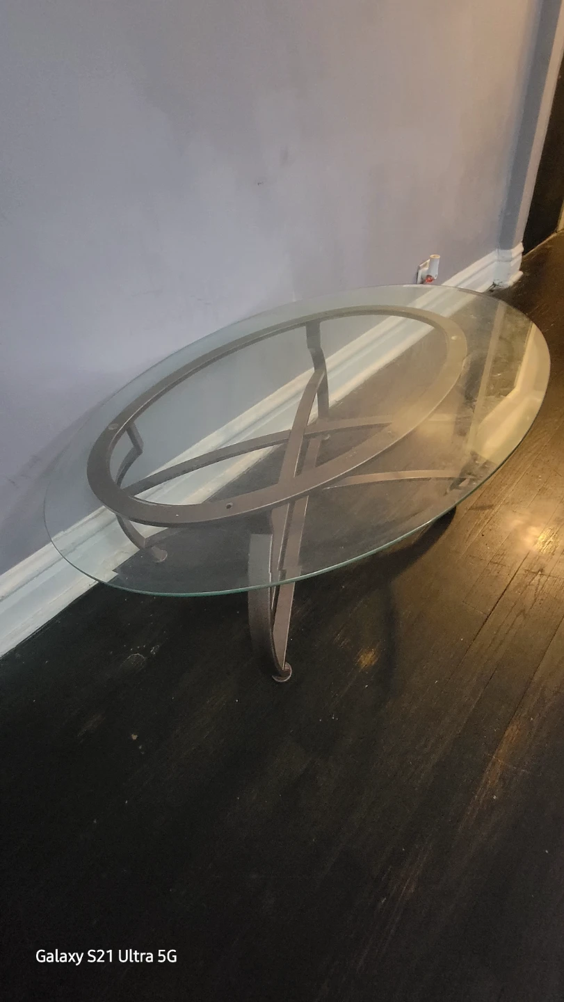 ✨ Modern Oval Glass Coffee Table – $55 ✨ - photo 2