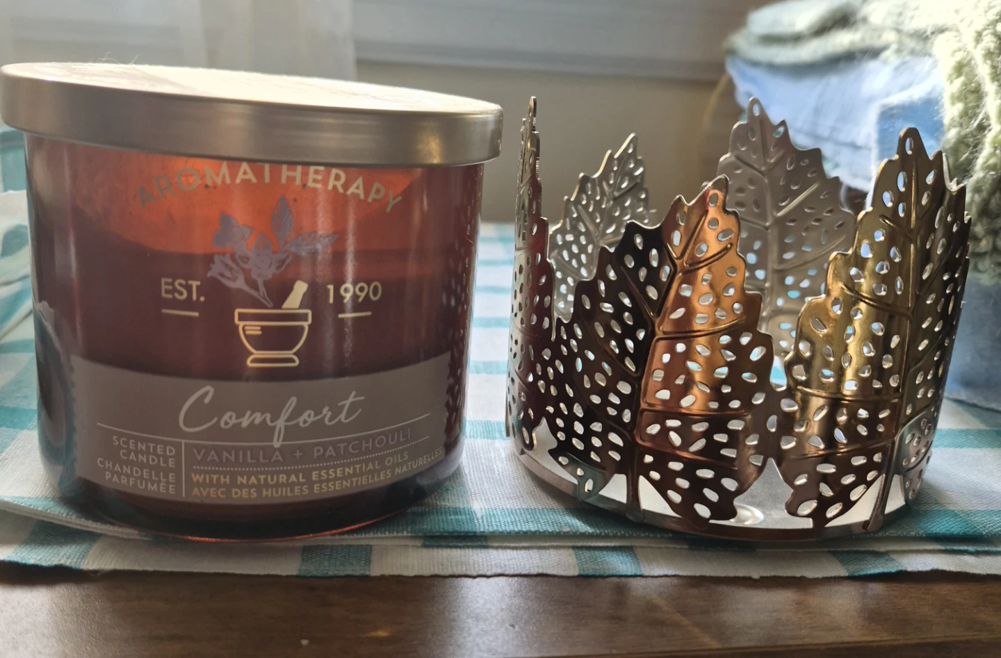 Bath & Body Works Comfort Candle and Leaf Candle Holder
