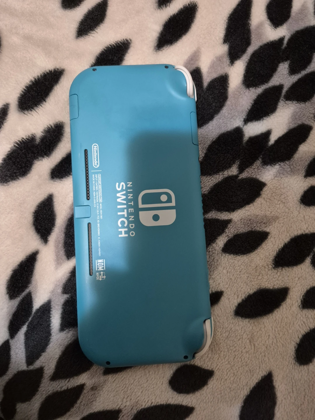 256gb Turquoise Nintendo Switch Lite with Lenovo Earbuds - photo 4