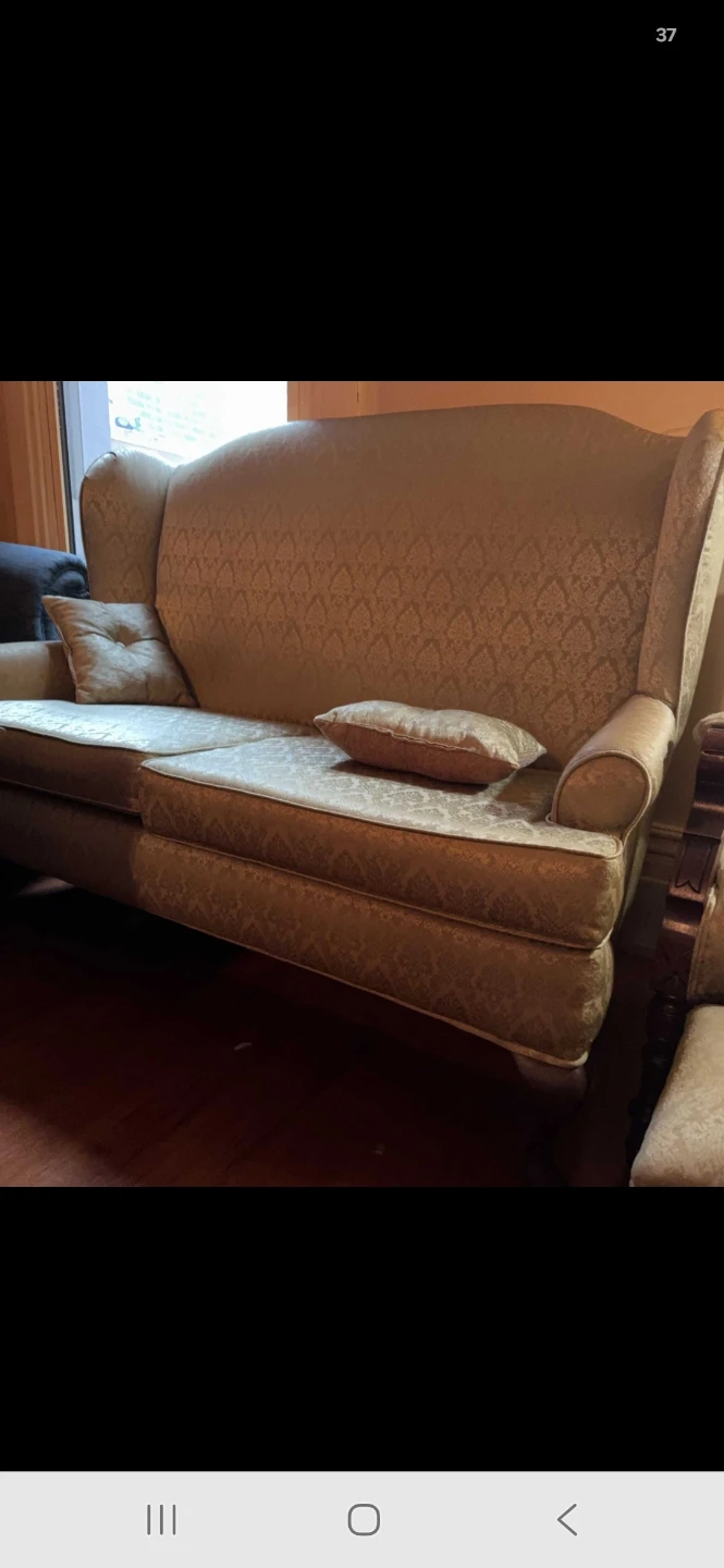 Traditional Beige Damask Loveseat - photo 2