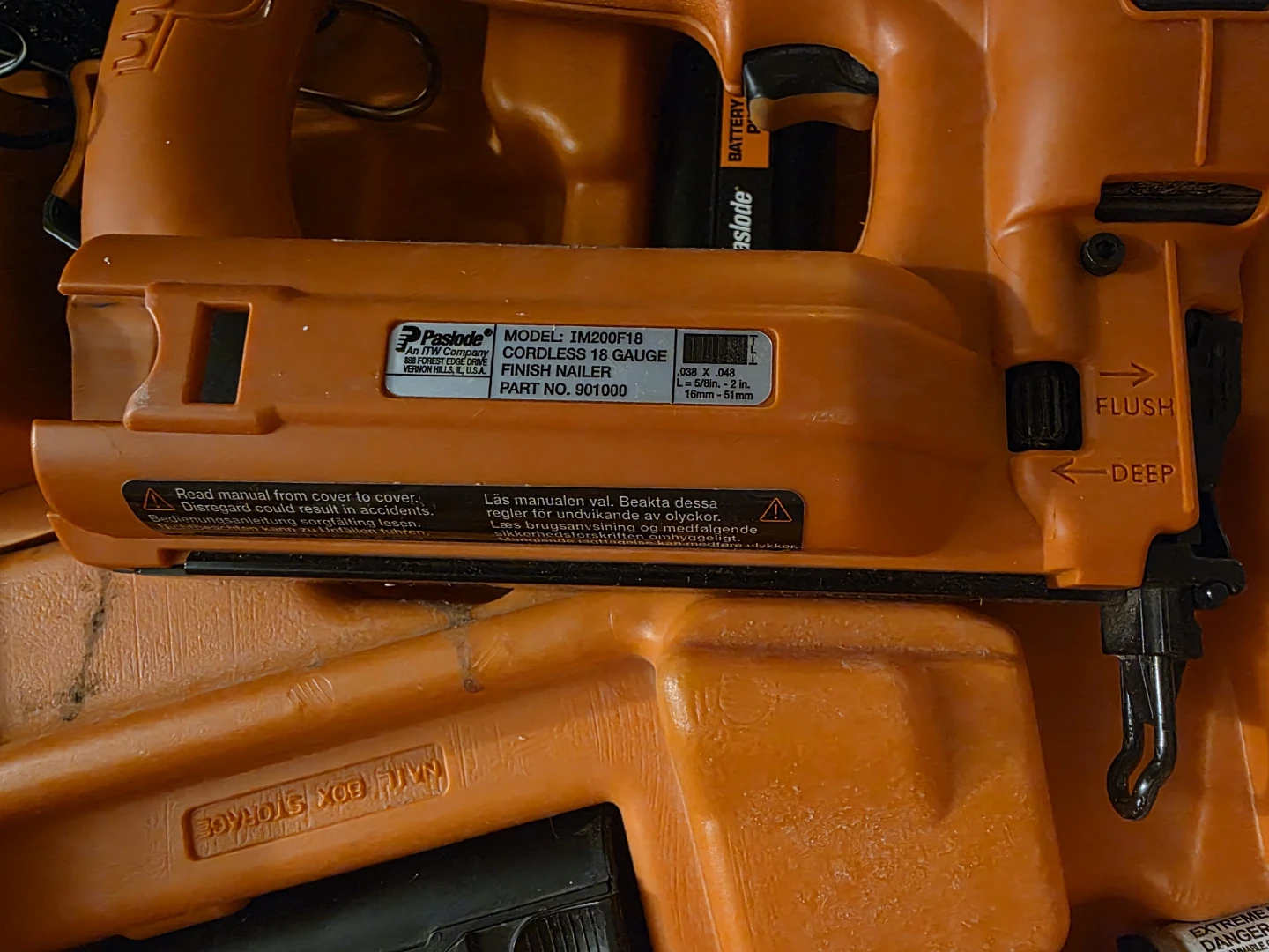 Paslode Cordless Framing and Finish Nailer Combo - photo 3