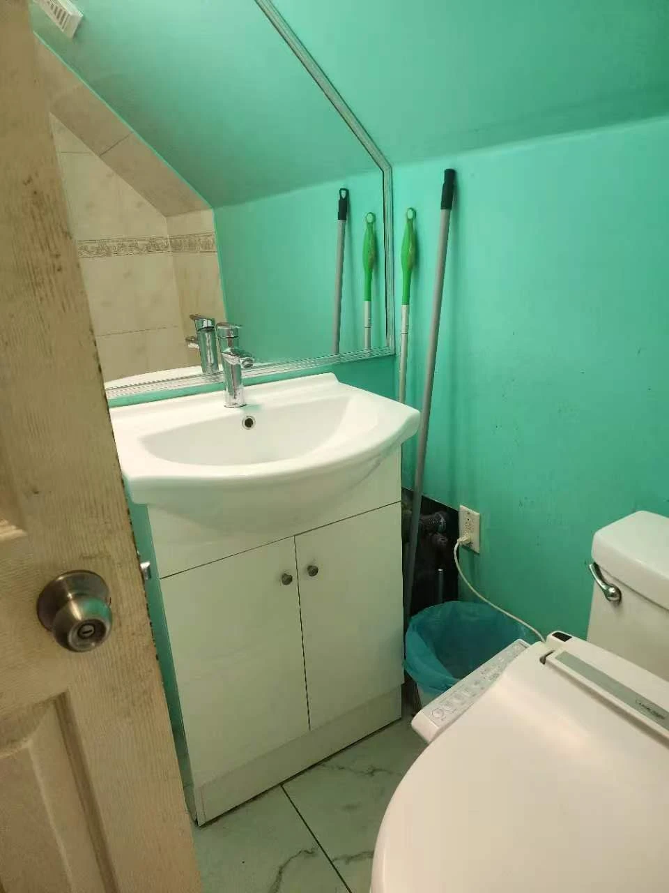 Private room for rent - photo 2