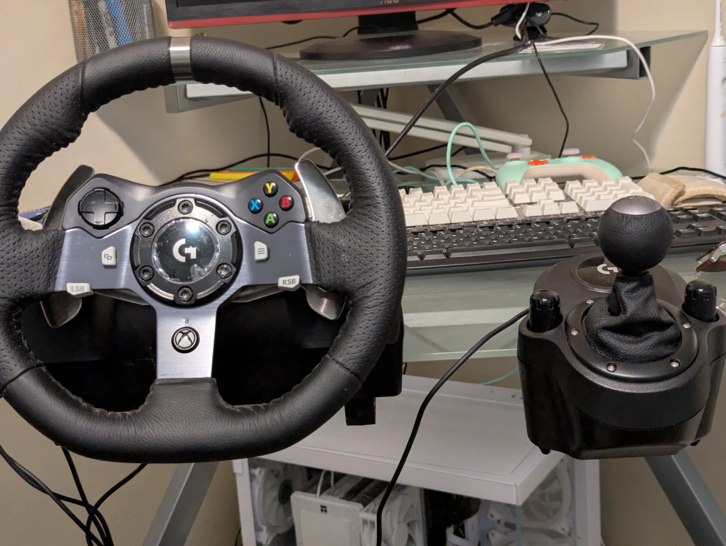 Logitech G920 Racing Wheel + Pedals + Driving Force Shifter - photo 5