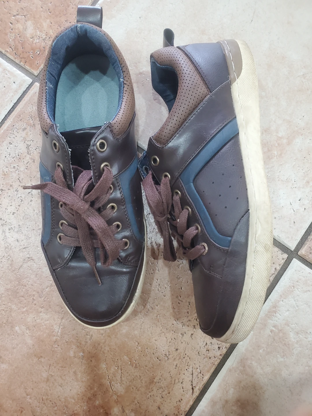Casual Men's Sneakers Size 7 US