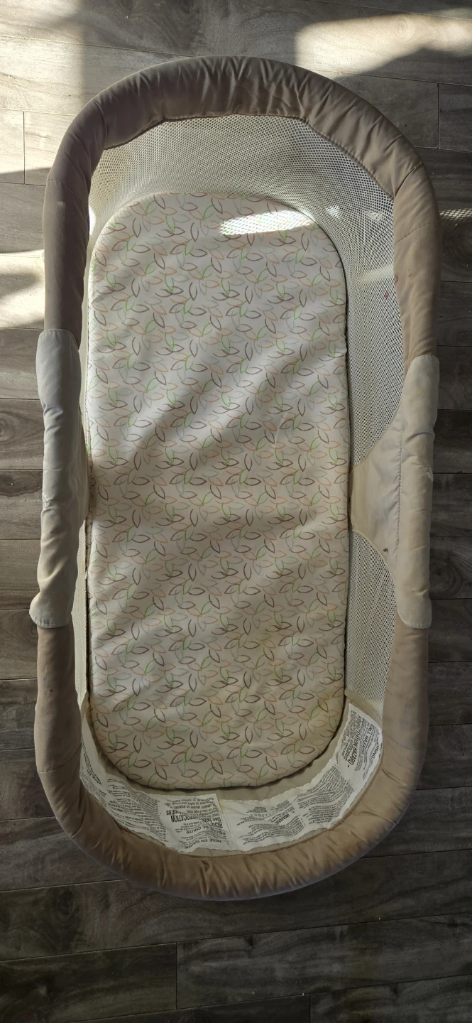Summer Infant Baby Bassinet (portable)