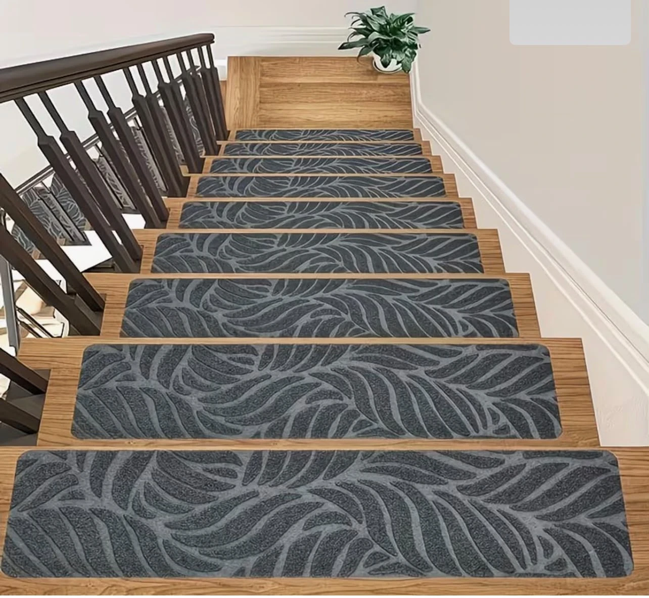 Grey Leaf Pattern Stair Treads
