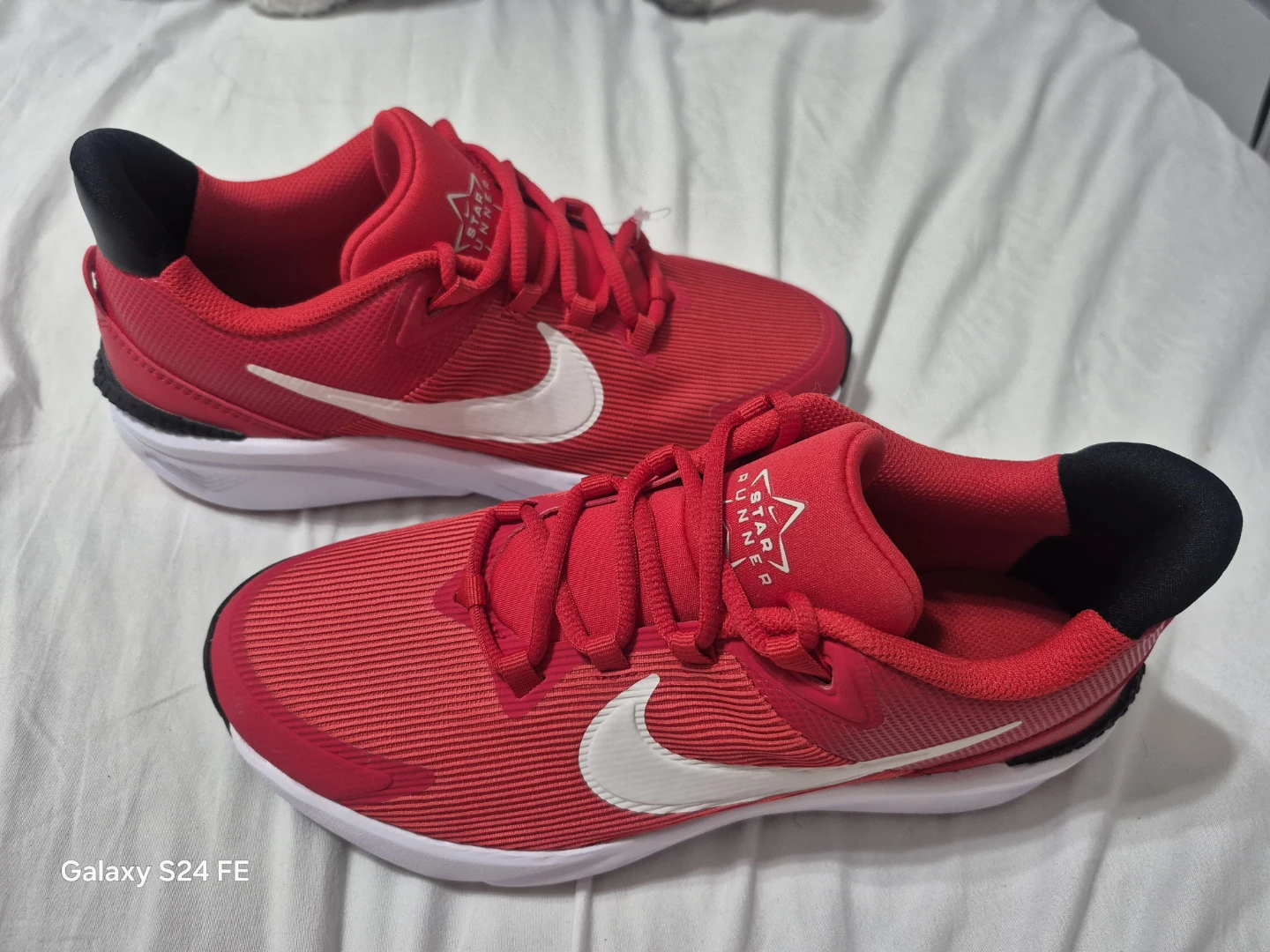 Nike Star Runner 04 Sneakers