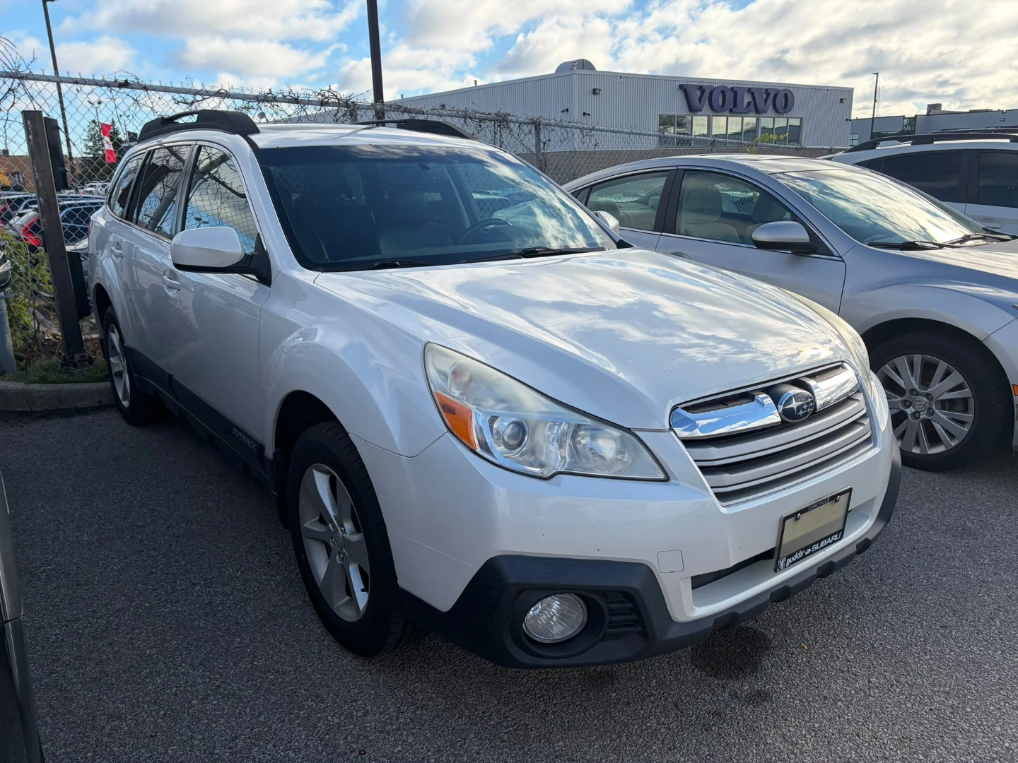 2013 Subaru Outback White - photo 2