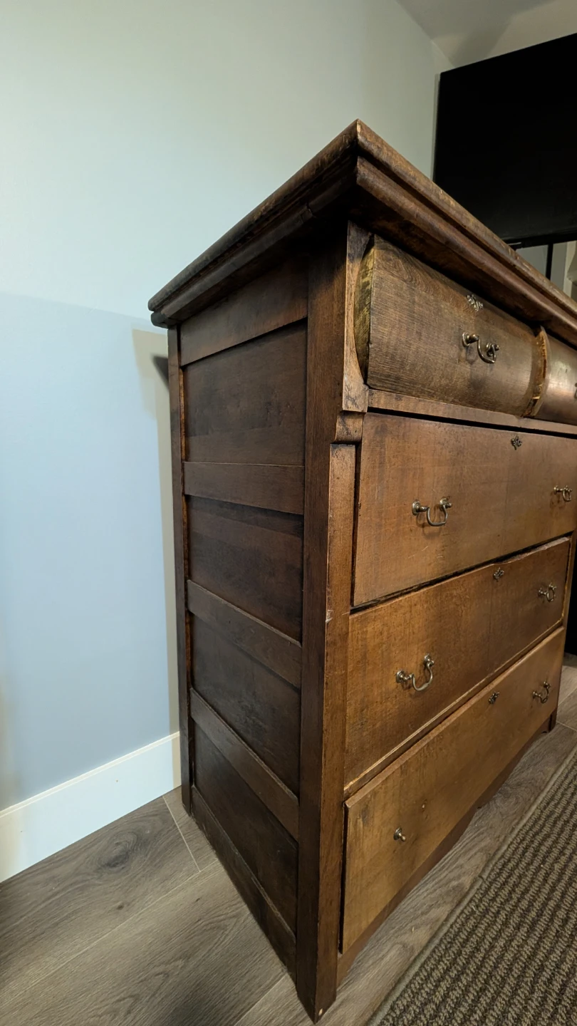 Antique Quarter-Sawn Tiger Oak Dresser (c. 1900) - photo 2