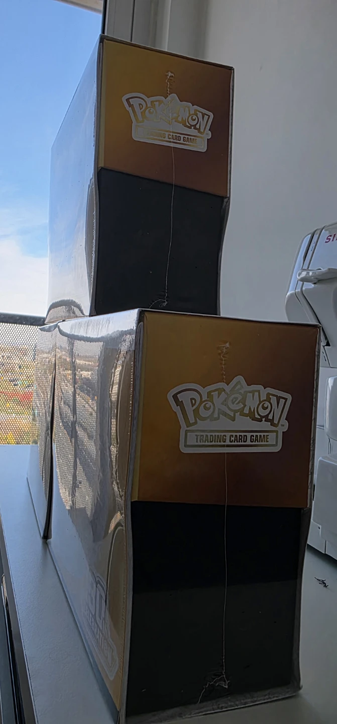 3 Pokemon 25th Anniversary Celebrations Elite Trainer Boxes - photo 3