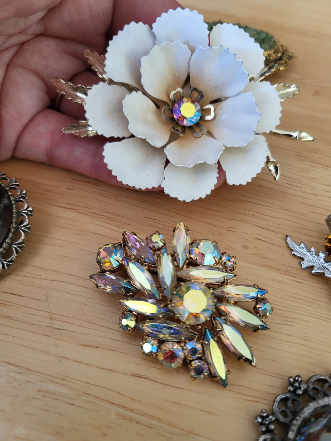 Vintage Brooches - photo 2