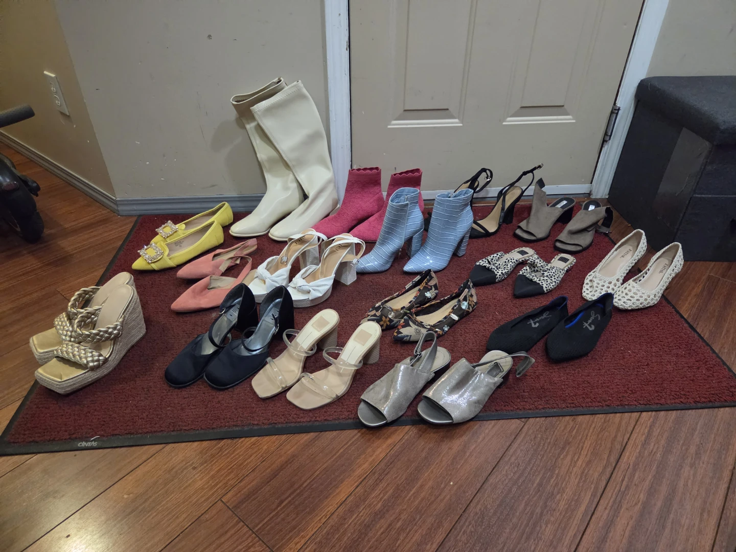 Assorted Women's Footwear Collection - photo 2