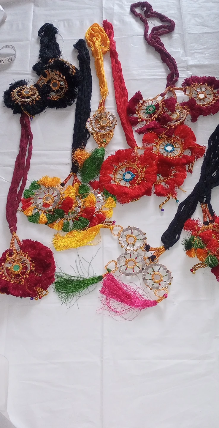 Traditional Paranda Hair Accessories - photo 3