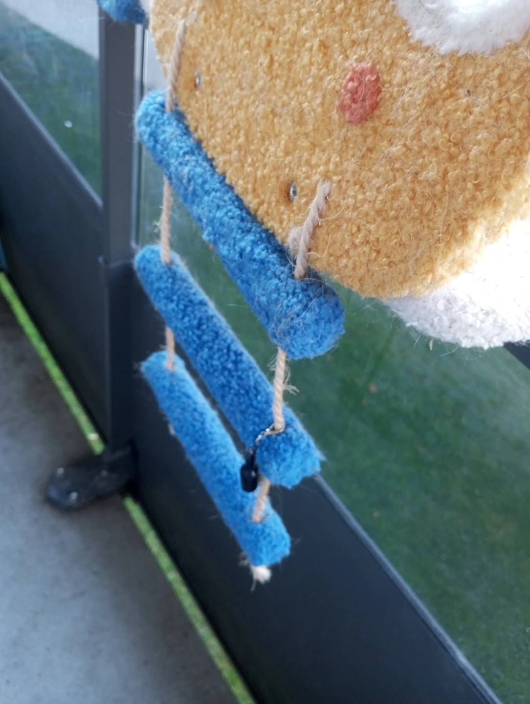 Helicopter-Shaped Cat Scratcher - photo 4