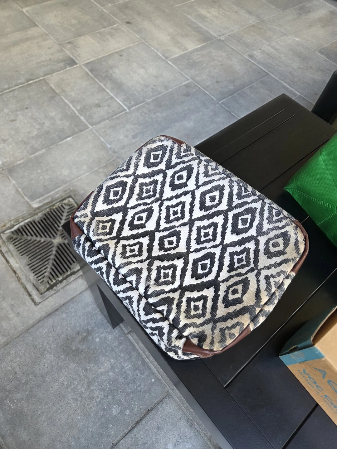 Geometric Pattern Toiletry Bag - photo 2