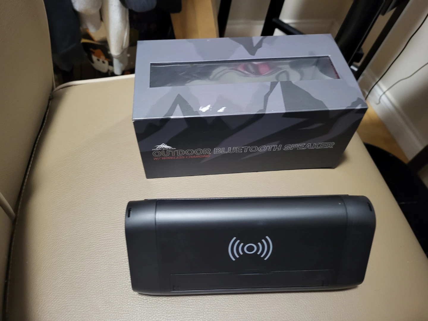 High Sierra Outdoor Bluetooth Speaker with Wireless Charging